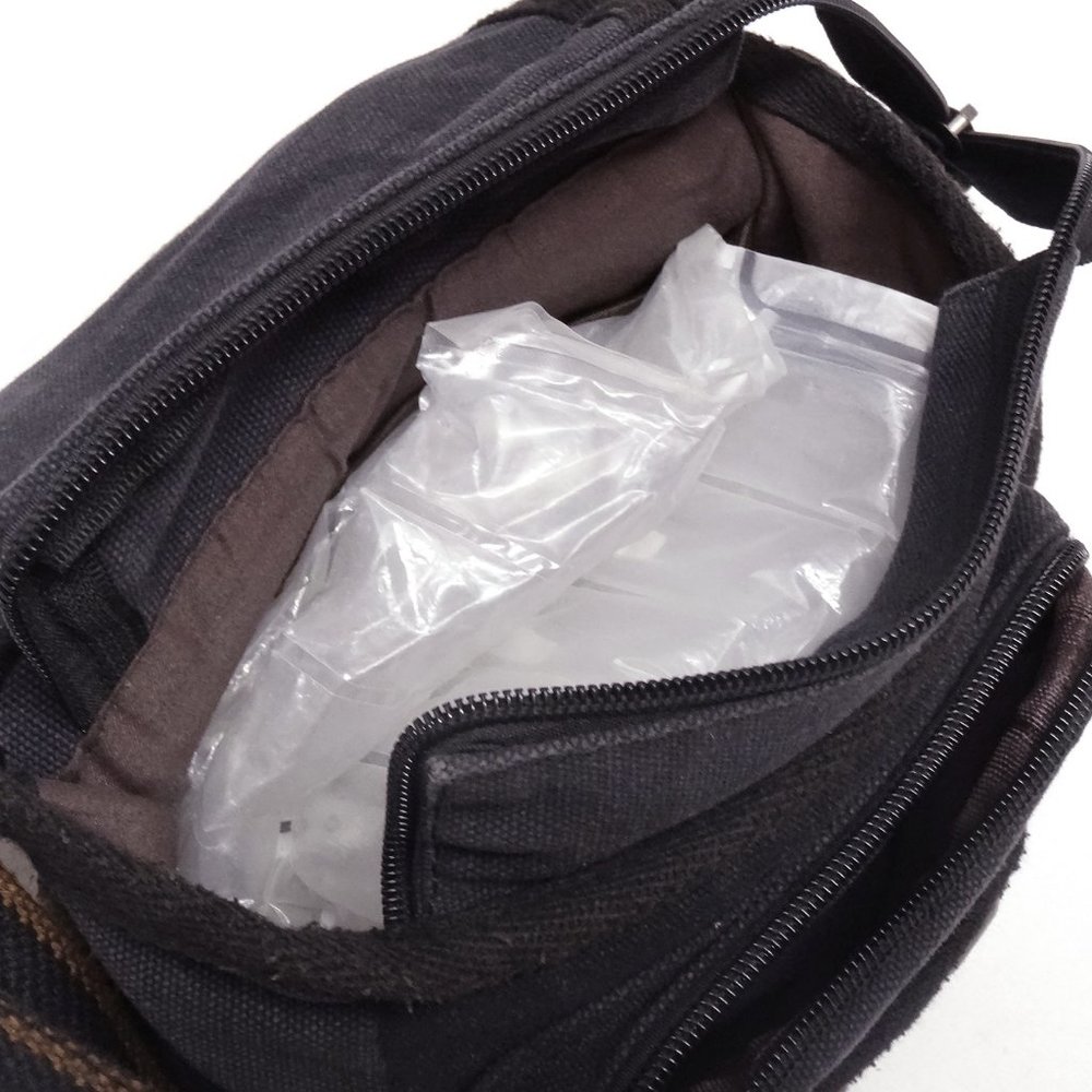 Kaukko Unisex Black Canvas Chest/Travel Bag - Picture 5 of 8